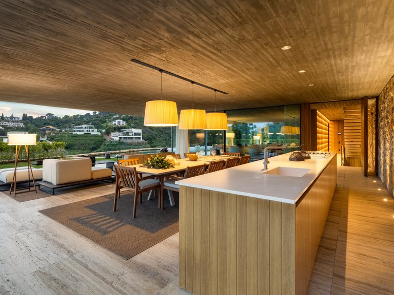 Villa for Sale in El Madroñal, Benahavis, Malaga 8