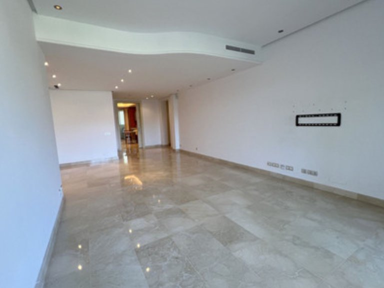 Apartment for Sale in Marbella Golden Mile, Marbella, Malaga 6