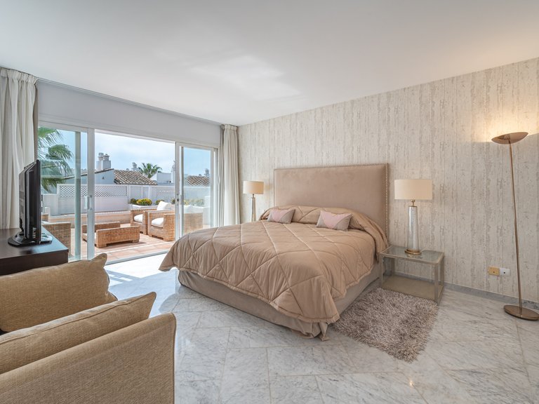 Town House for Sale in Marbella Golden Mile, Marbella, Malaga 10