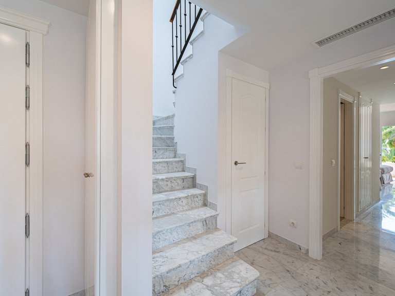 Town House for Sale in Marbella Golden Mile, Marbella, Malaga 25