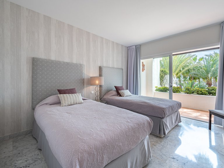 Town House for Sale in Marbella Golden Mile, Marbella, Malaga 17