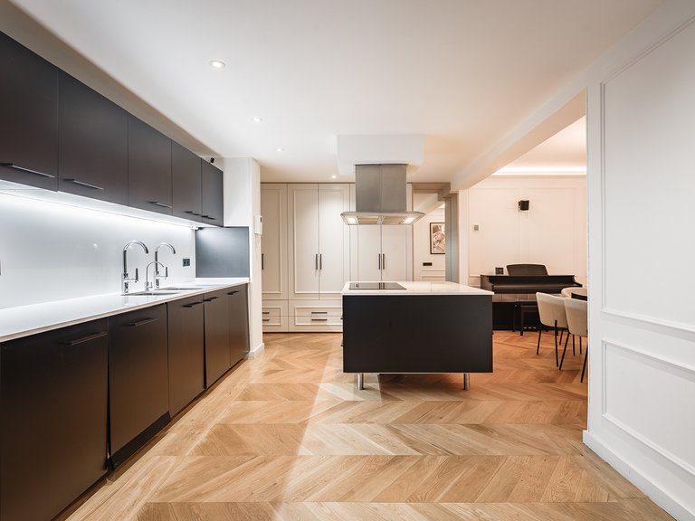 Apartment for Sale in Benahavis, Malaga 12