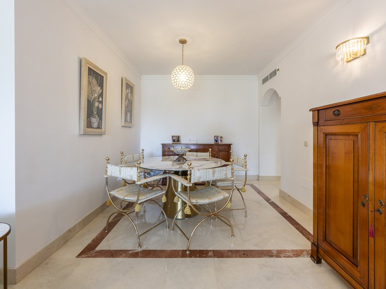 Apartment for Sale in Marbella Golden Mile, Marbella, Malaga 11