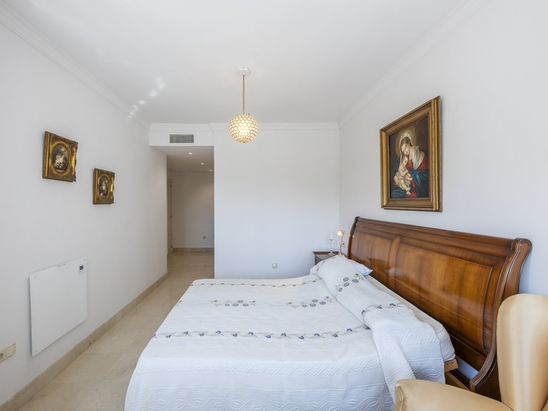 Apartment for Sale in Marbella Golden Mile, Marbella, Malaga 22