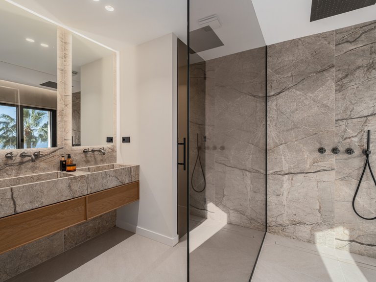 Town House for Sale in Benahavis, Malaga 18