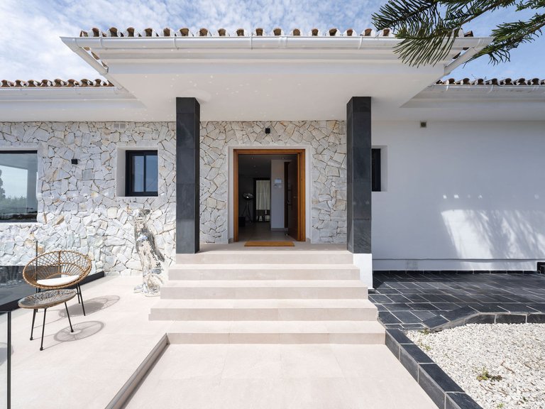 Villa for Sale in Marbella, Malaga 27