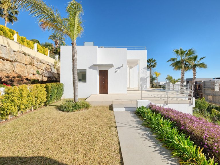 Villa for Sale in Puerto del Capitan, Benahavis, Malaga 5