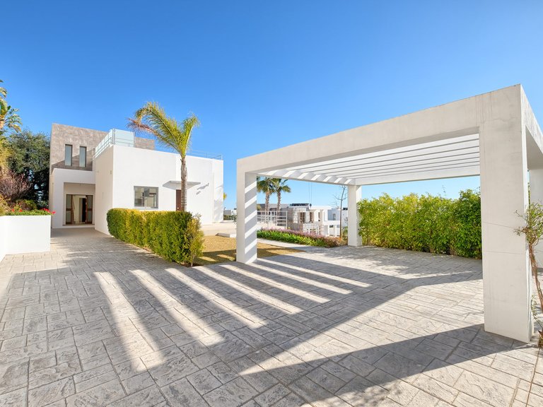 Villa for Sale in Puerto del Capitan, Benahavis, Malaga 13