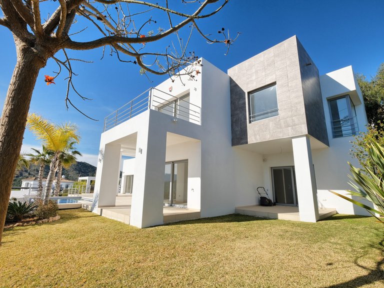 Villa for Sale in Puerto del Capitan, Benahavis, Malaga 7