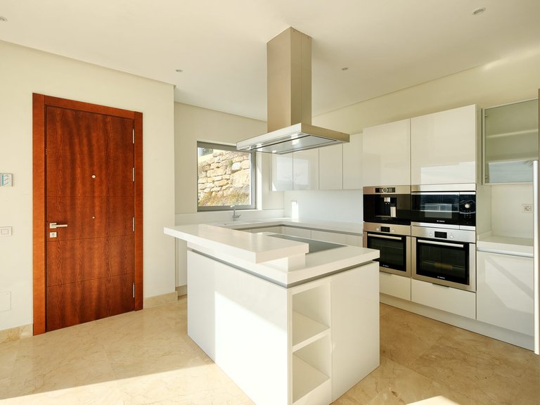 Villa for Sale in Puerto del Capitan, Benahavis, Malaga 31