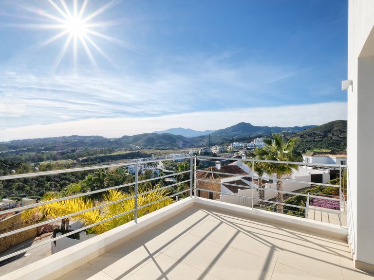 Villa for Sale in Puerto del Capitan, Benahavis, Malaga 21