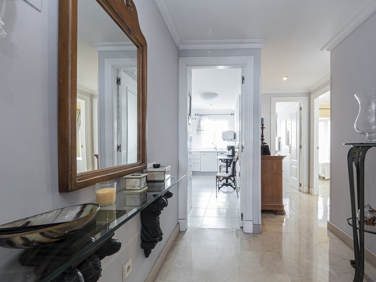 Apartment for Sale in Marbella - Puerto Banus, Marbella, Malaga 40