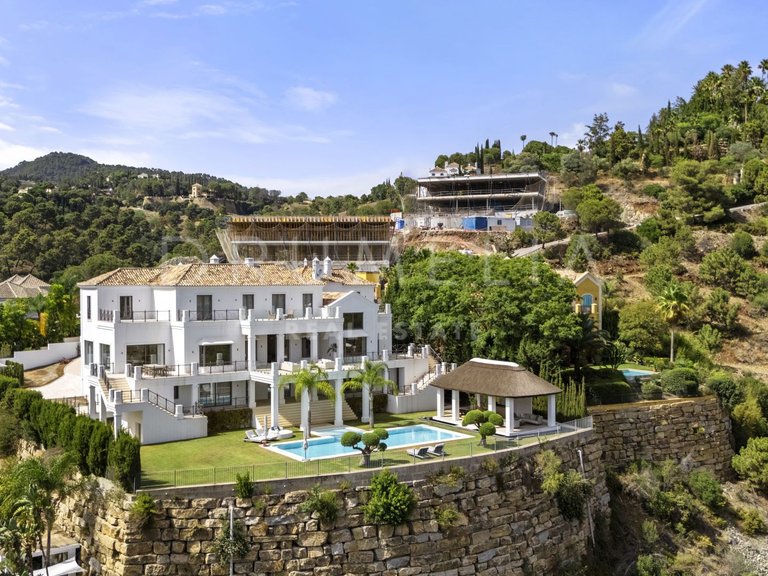 Villa for Sale in El Madroñal, Benahavis, Malaga 3