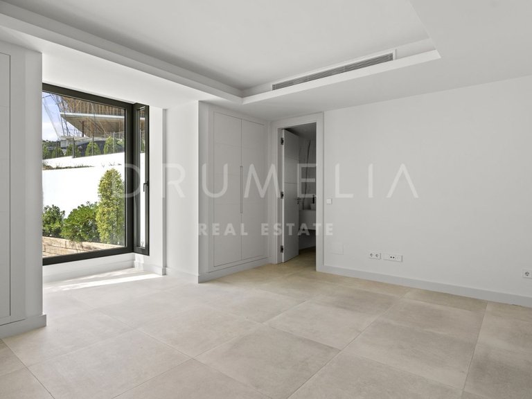 Villa for Sale in El Madroñal, Benahavis, Malaga 32