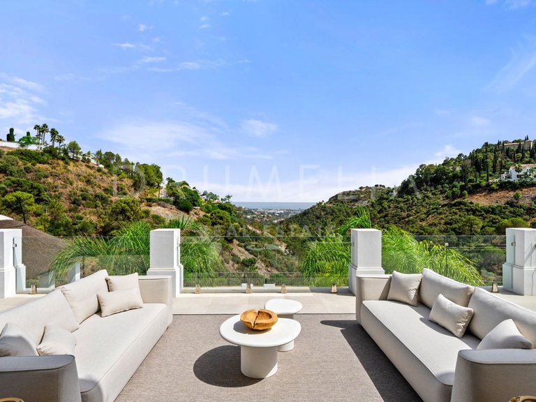 Villa for Sale in El Madroñal, Benahavis, Malaga 10