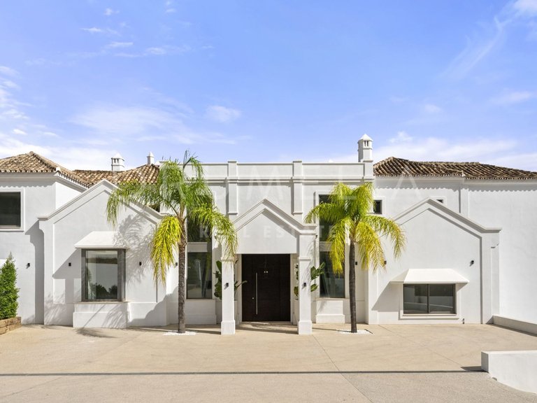 Villa for Sale in El Madroñal, Benahavis, Malaga 14