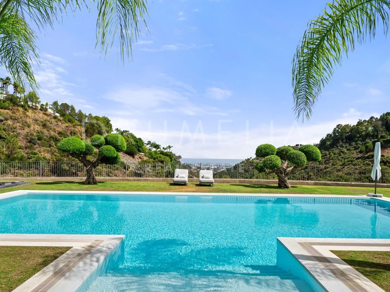 Villa for Sale in El Madroñal, Benahavis, Malaga 4