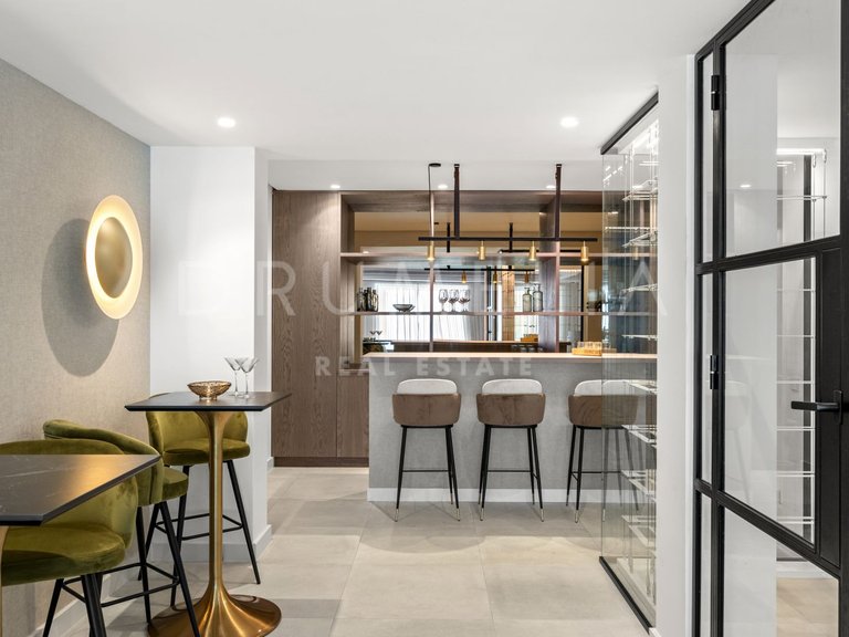 Villa for Sale in El Madroñal, Benahavis, Malaga 24