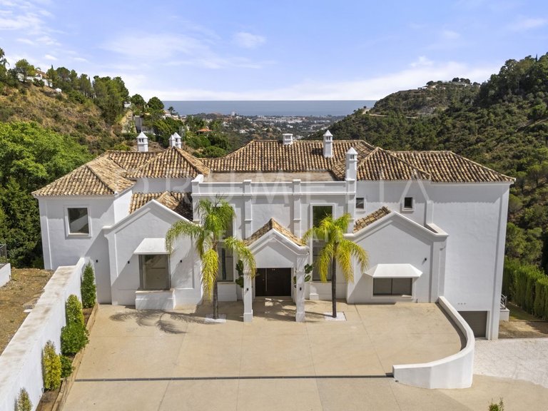 Villa for Sale in El Madroñal, Benahavis, Malaga 7