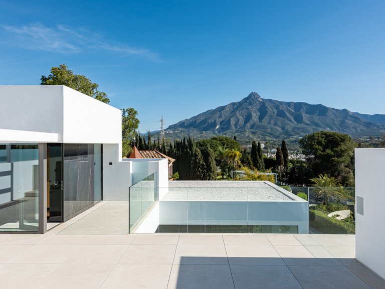 Villa for Sale in Nueva Andalucia, Marbella, Malaga 10