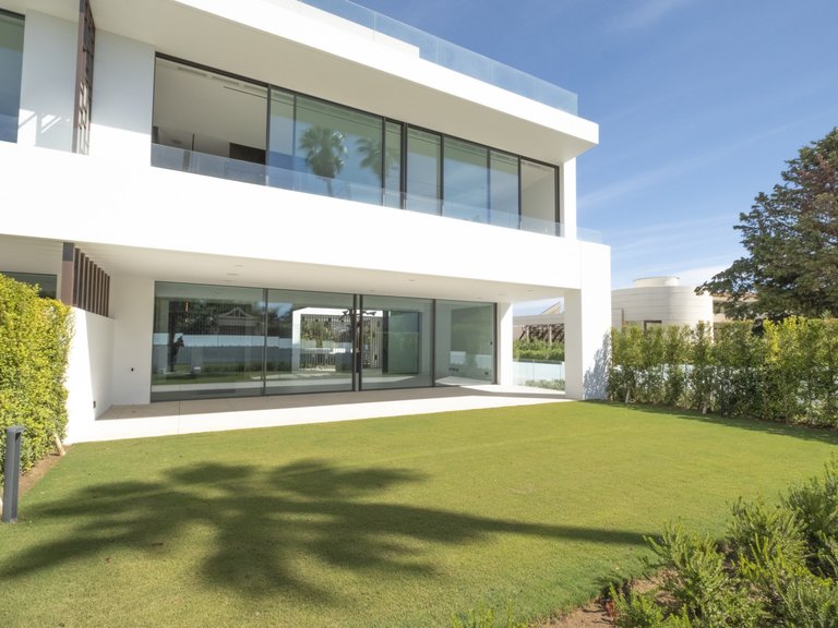 Villa for Sale in Nueva Andalucia, Marbella, Malaga 35