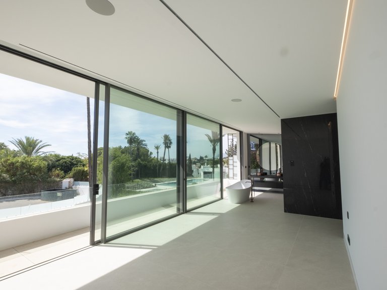 Villa for Sale in Nueva Andalucia, Marbella, Malaga 33