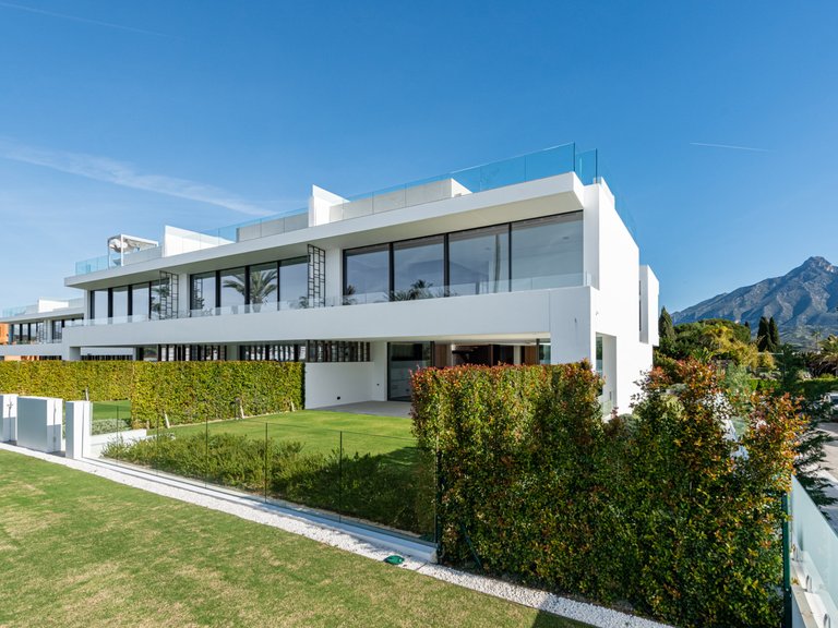 Villa for Sale in Nueva Andalucia, Marbella, Malaga 17