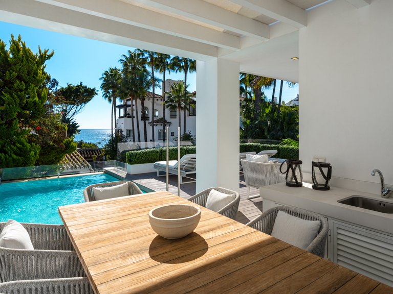 Villa for Sale in Marbella Golden Mile, Marbella, Malaga 27