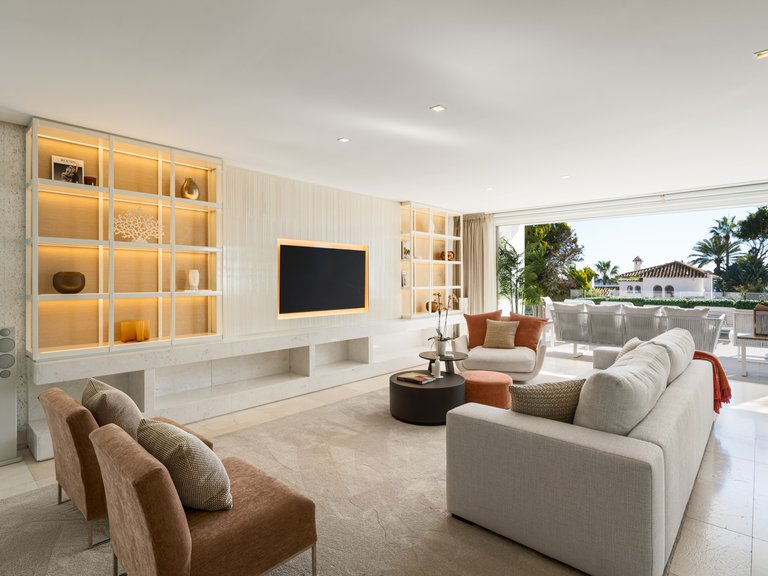 Villa for Sale in Marbella Golden Mile, Marbella, Malaga 33