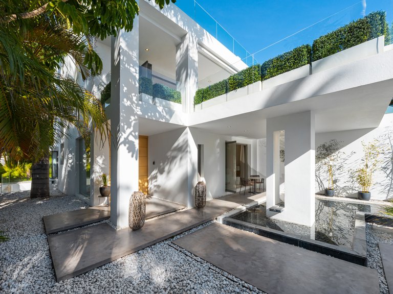 Villa for Sale in Marbella Golden Mile, Marbella, Malaga 28