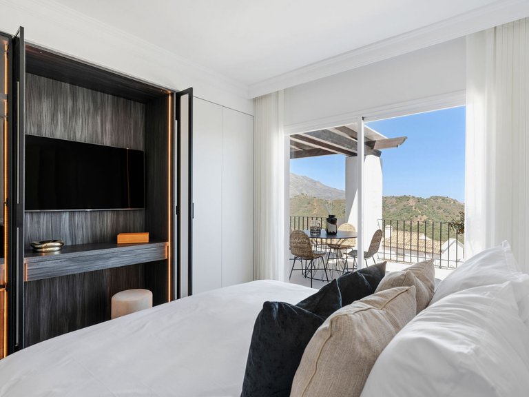 Penthouse for Sale in Altos de La Quinta, Benahavis, Malaga 19