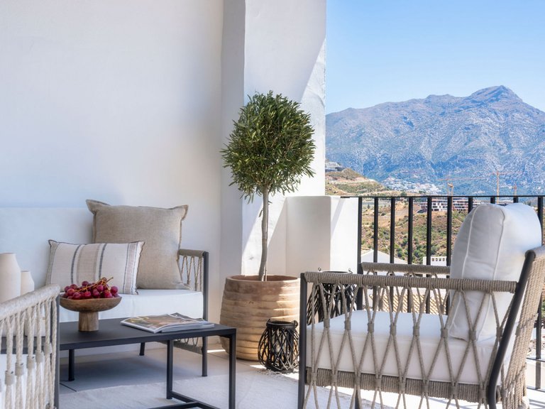 Penthouse for Sale in Altos de La Quinta, Benahavis, Malaga 5