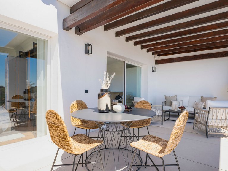 Penthouse for Sale in Altos de La Quinta, Benahavis, Malaga 15