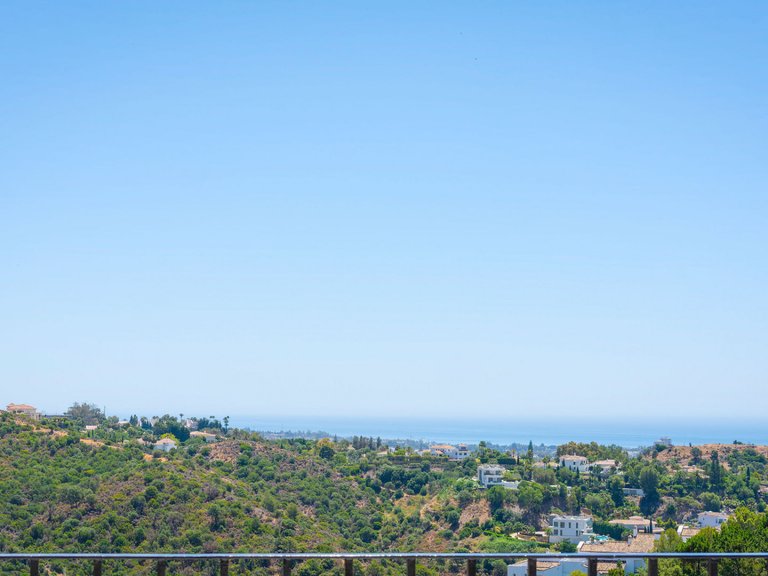 Penthouse for Sale in Altos de La Quinta, Benahavis, Malaga 39