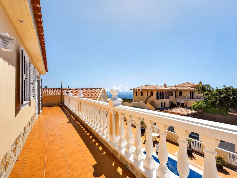 Villa for Sale in Playa Paraíso, Tenerife 30