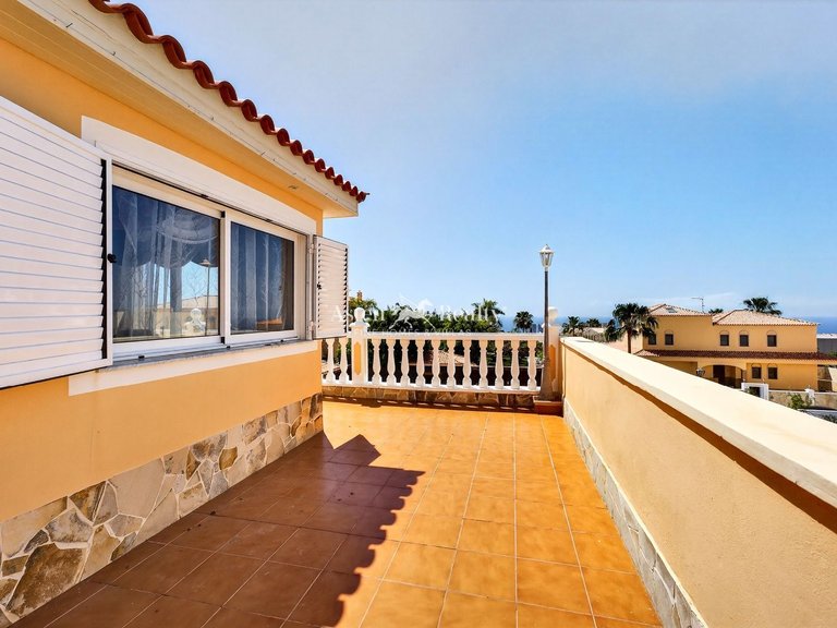 Villa for Sale in Playa Paraíso, Tenerife 31