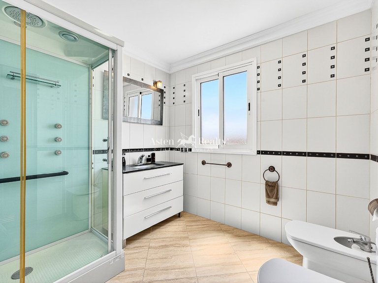 Villa for Sale in Playa Paraíso, Tenerife 28