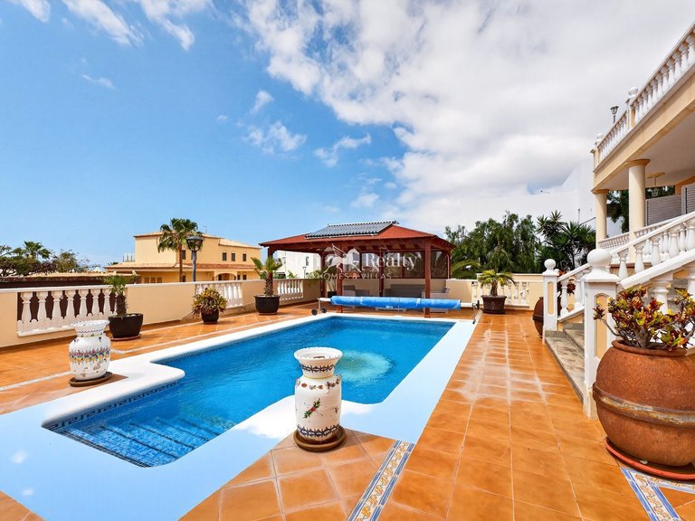 Villa for Sale in Playa Paraíso, Tenerife 3