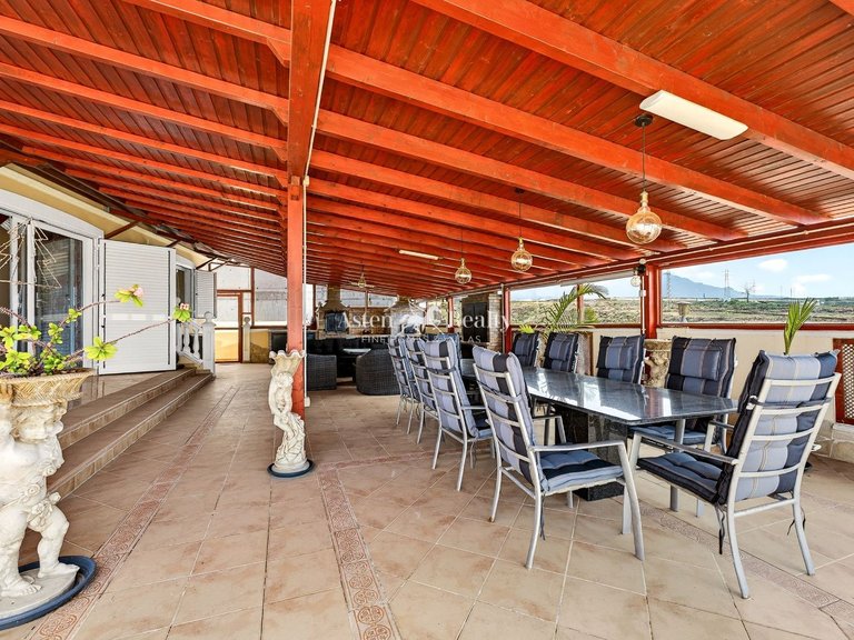 Villa for Sale in Playa Paraíso, Tenerife 12