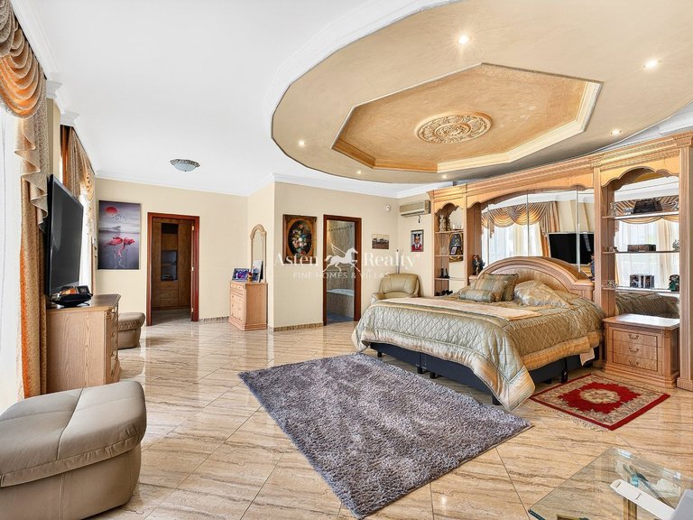 Villa for Sale in Playa Paraíso, Tenerife 19