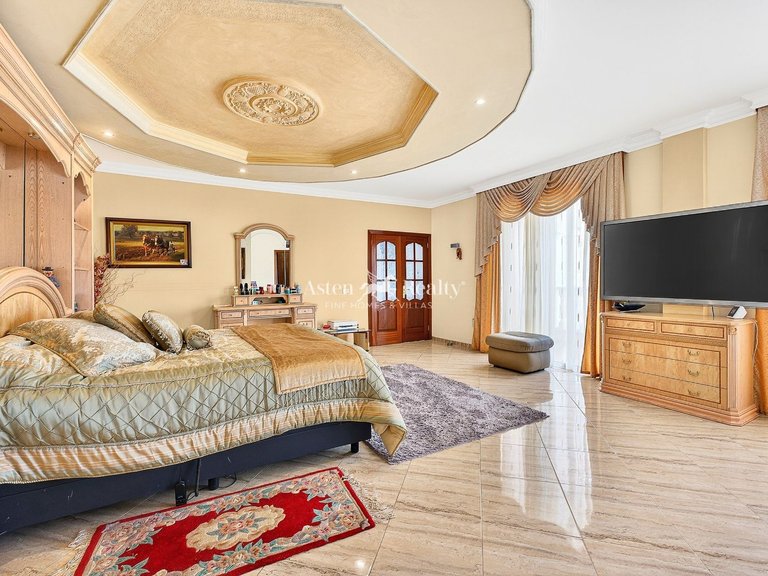 Villa for Sale in Playa Paraíso, Tenerife 17