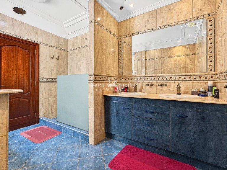 Villa for Sale in Playa Paraíso, Tenerife 21