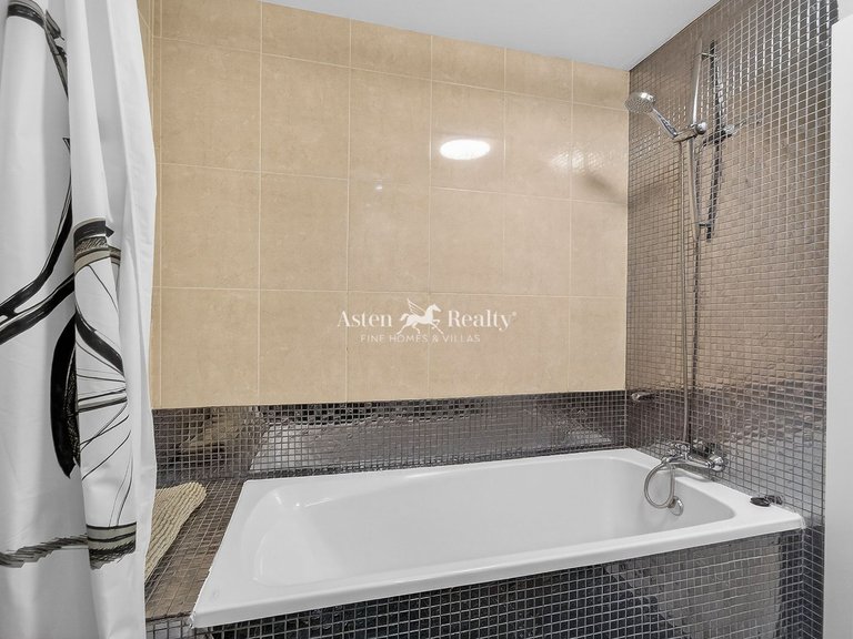 Villa for Sale in Los Cristianos, Tenerife 24