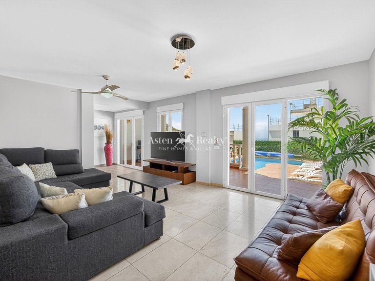 Villa for Sale in Los Cristianos, Tenerife 17
