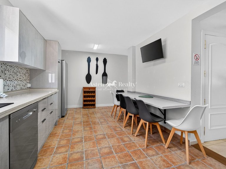 Villa for Sale in Los Cristianos, Tenerife 12