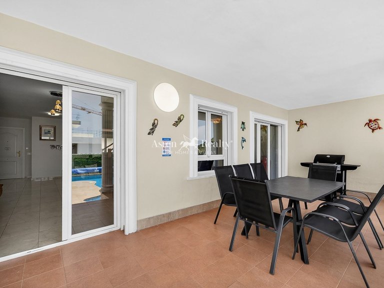 Villa for Sale in Los Cristianos, Tenerife 8