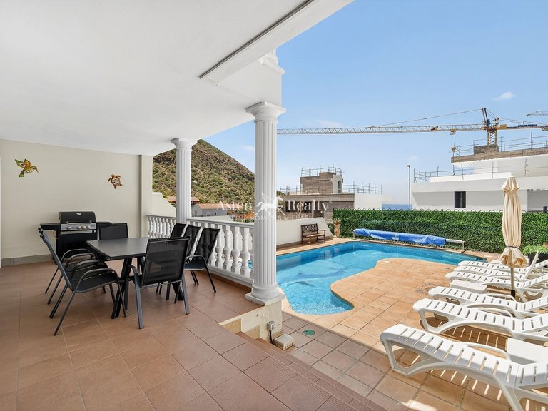 Villa for Sale in Los Cristianos, Tenerife 7