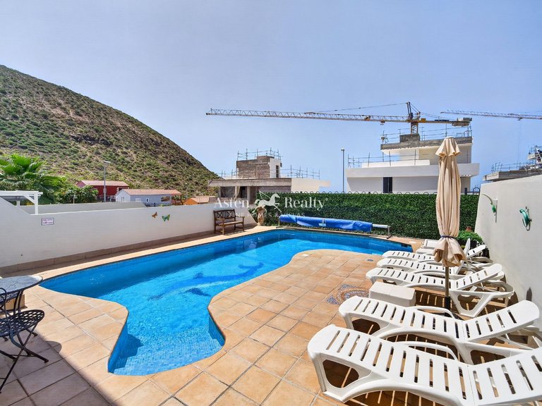 Villa for Sale in Los Cristianos, Tenerife 2