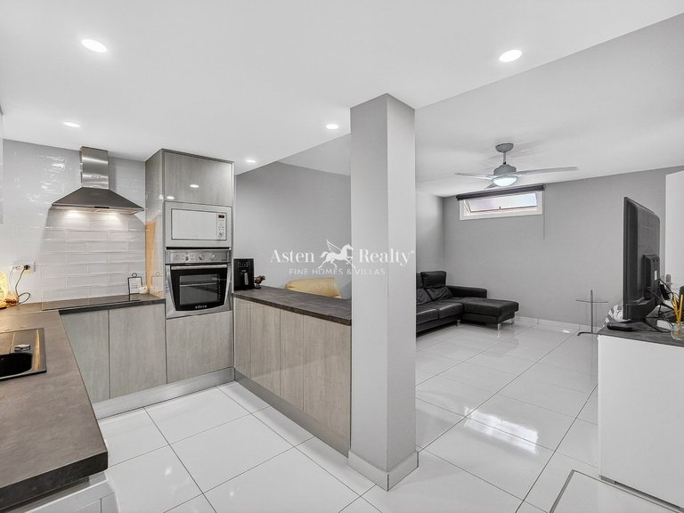 Villa for Sale in Los Cristianos, Tenerife 33