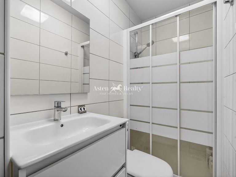 Villa for Sale in Los Cristianos, Tenerife 38